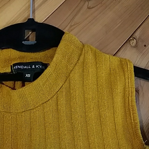 Open-Shoulder Cutout Ribbed Top - Picture 2 of 2